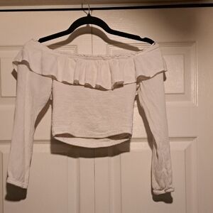 Off-Shoulder White Ruffle Long-Sleeve Crop Top Sexy and perfect for summer Petit